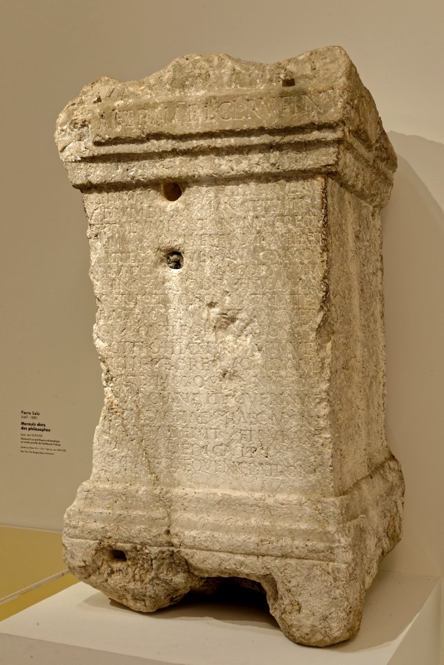 Autel avec l'épitaphe de Claudius Rufinus 2 - I et IIème siècle après JC