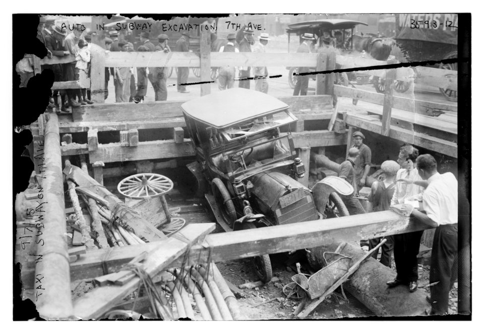Auto in subway on 7th Ave. LCCN2014699807