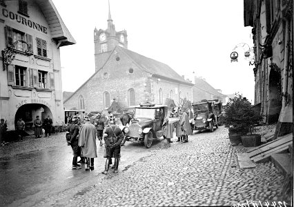 Auto des Generals vor KP der Manöverleitung - CH-BAR - 3237849