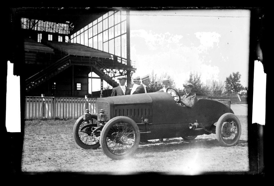 Auto races, Benning, Md. (i.e., Washington, D.C.), Labor Day, 1916 LCCN2016851025