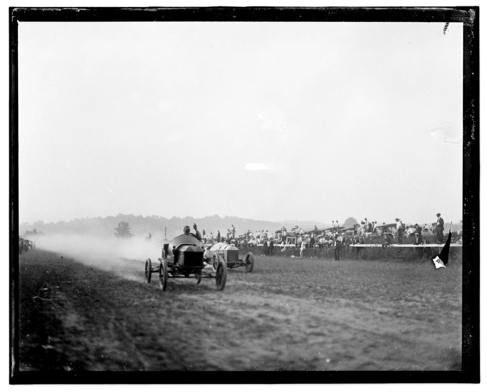 Auto races, Benning, Md. Labor Day, 1916 LCCN2016844492