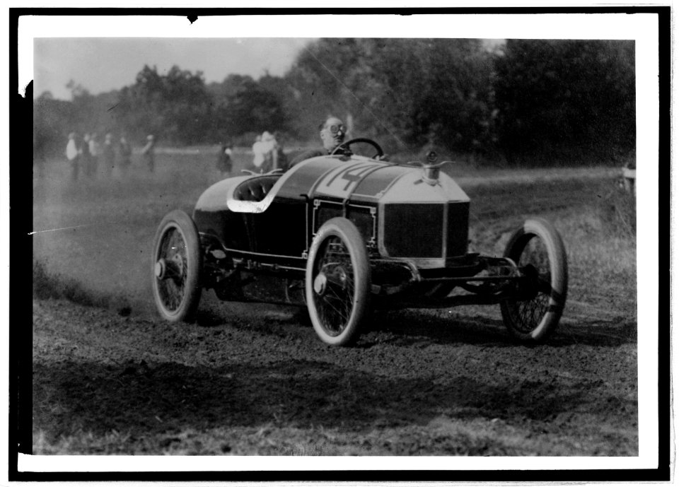 Auto races, Bennings, Md. (i.e., Washington, D.C.), 1915 LCCN2016851091