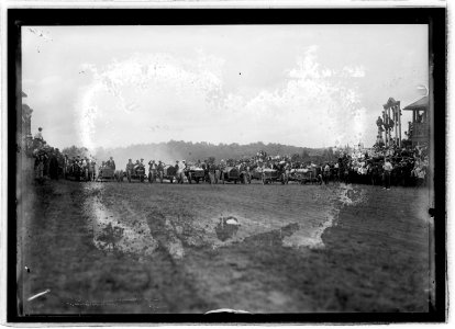 Auto races, Bennings, Md. (i.e., Washington, D.C.), 1915 LCCN2016851086