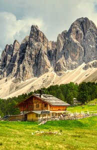 Val di funes dolomites rifugio odle