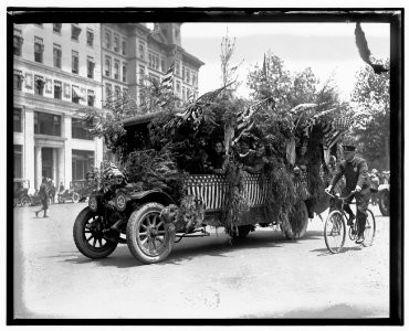 Auto Trade Assoc. parade, Wash. D.C., June 28, 1919 LCCN2016844540