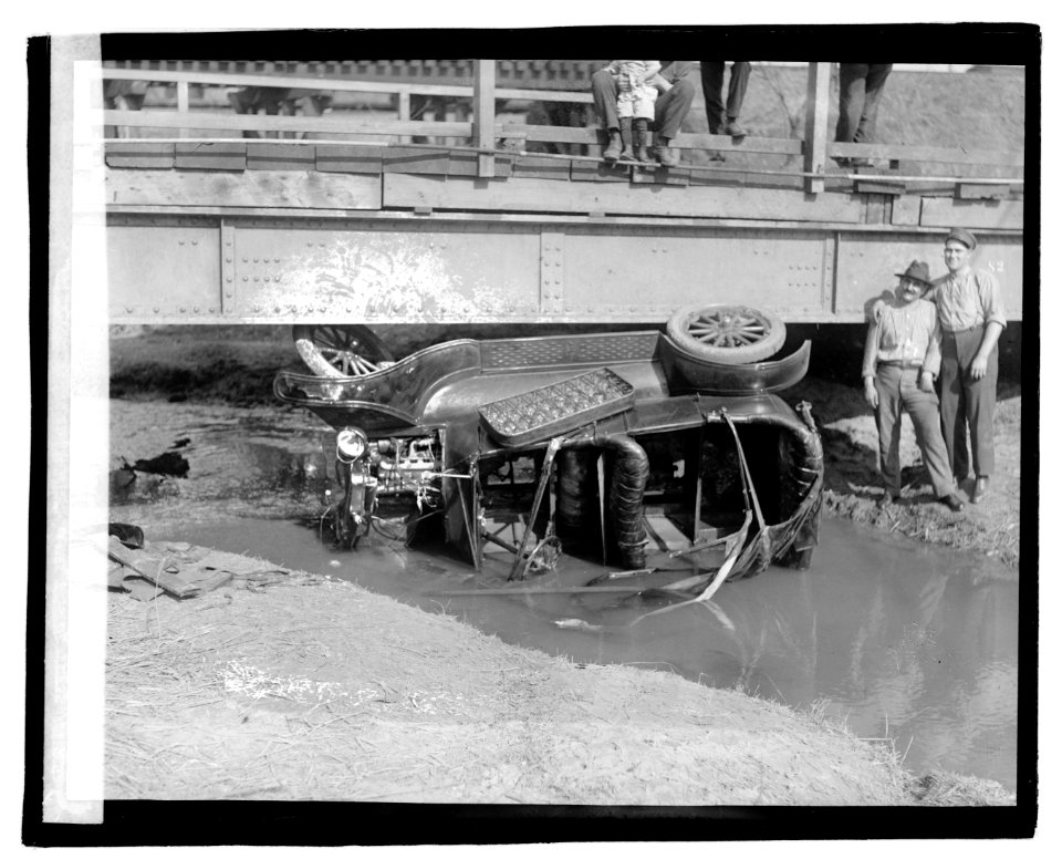 Auto wreck LOC npcc.03769