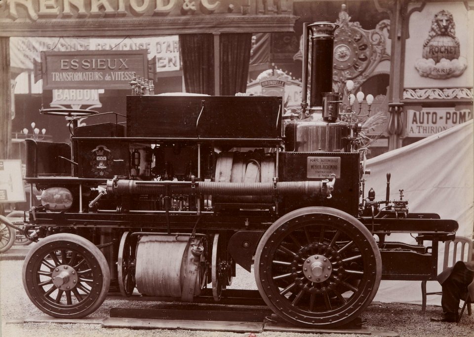 Auto-pompe au Salon de l'Automobile de Paris en 1903