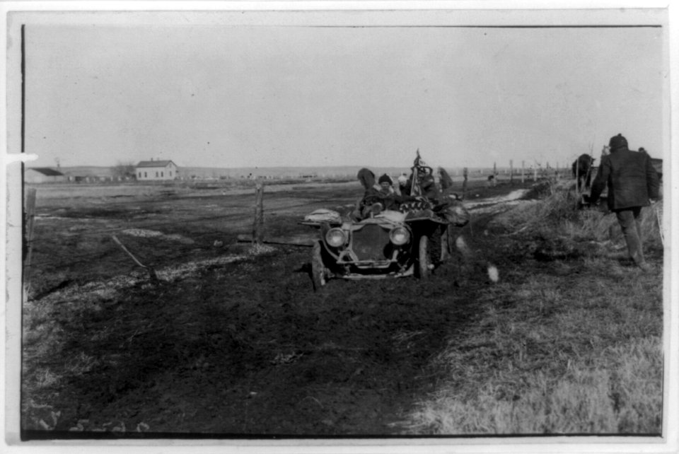 Automobile on muddy rural road during race between New York and San Francisco LCCN89706208