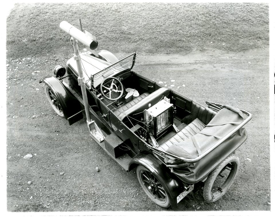 Automobile equipped with apparatus designed and constructed at NBS for measuring and recording the performances of engines and cars on the road