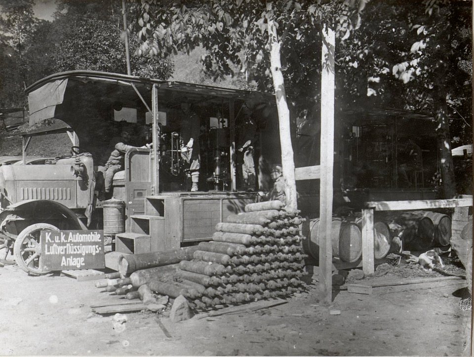 Automobilluftverflüssigungsanlage a.d.Isonzofront. (BildID 15604696)