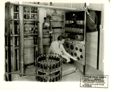 Automotive fractionating columns used for final purification of hydrocarbons