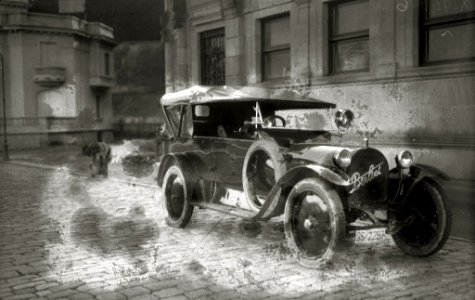 Automóvil circulando (4 de 4) - Fondo Car-Kutxa Fototeka