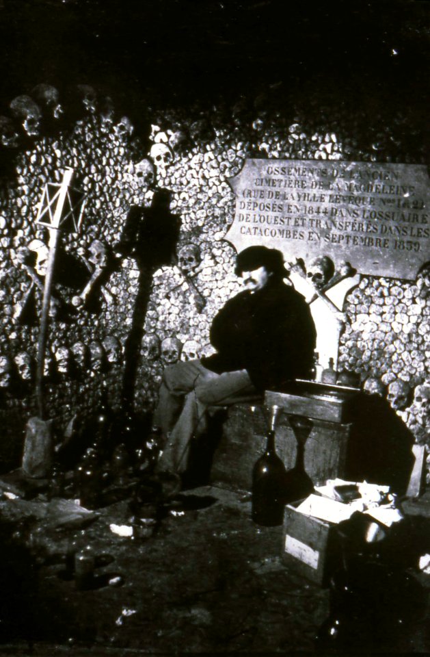 Autoportrait de Nadar dans les Catacombes
