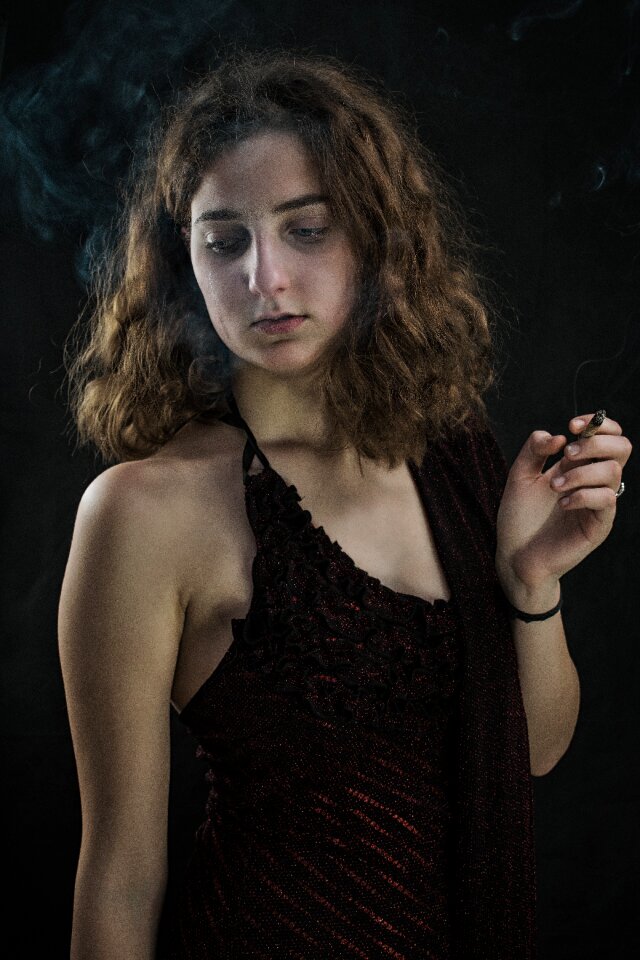 Model darkness tears