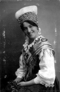 Avgust Berthold - Narodna noša, elementi starejše kmečke noše 19. stol
