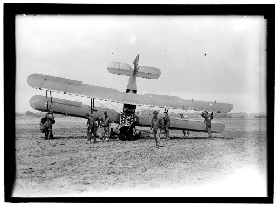AVIATION, ARMY LCCN2016869841