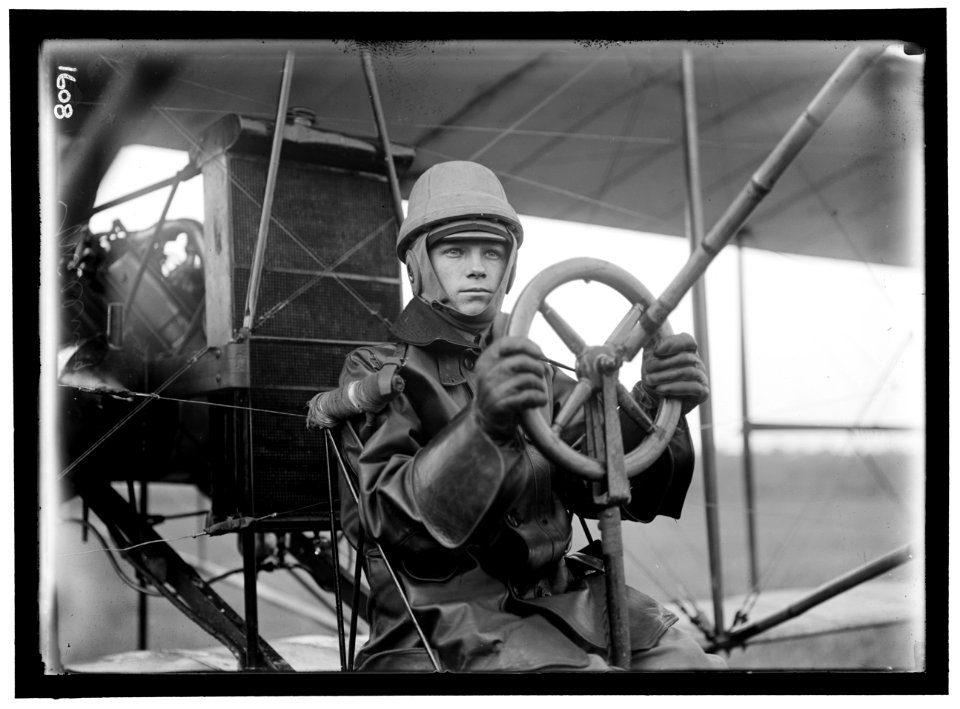 AVIATION, ARMY, COLLEGE PARK. TESTS OF CURTISS PLANE FOR ARMY. SINGLE CONTROL LCCN2016863983