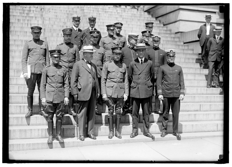 AVIATION, NAVY. TRANS-ATLANTIC FLIGHT AVIATORS. FRONT- REED; DANIELS; TOWERS; ROOSEVELT; BELLINGER. RICHARDSON IN 2ND ROW, 2ND FROM LEFT LCCN2016870132