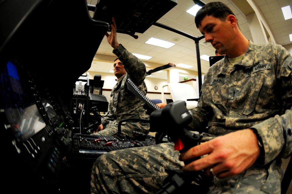 Aviators benefit from cockpit trainers (12330208474)