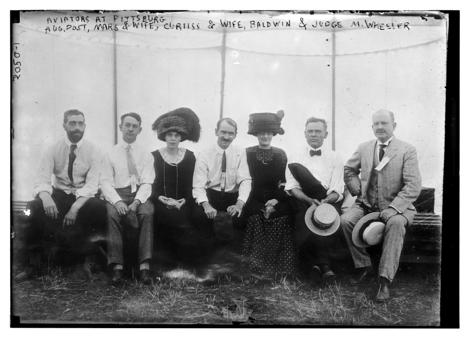 Aviators at Pittsburgh; Aug. Post, Mars and wife, Curiss and wife, Baldwin and Judge M. Wheeler LCCN2014688302