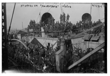 Aviators on MAURETANIA, 1918 LCCN2014708119