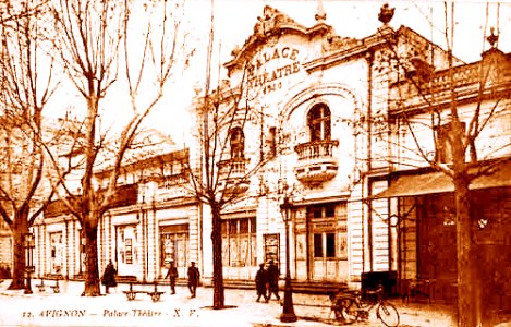 Avignon Palace rue de la République