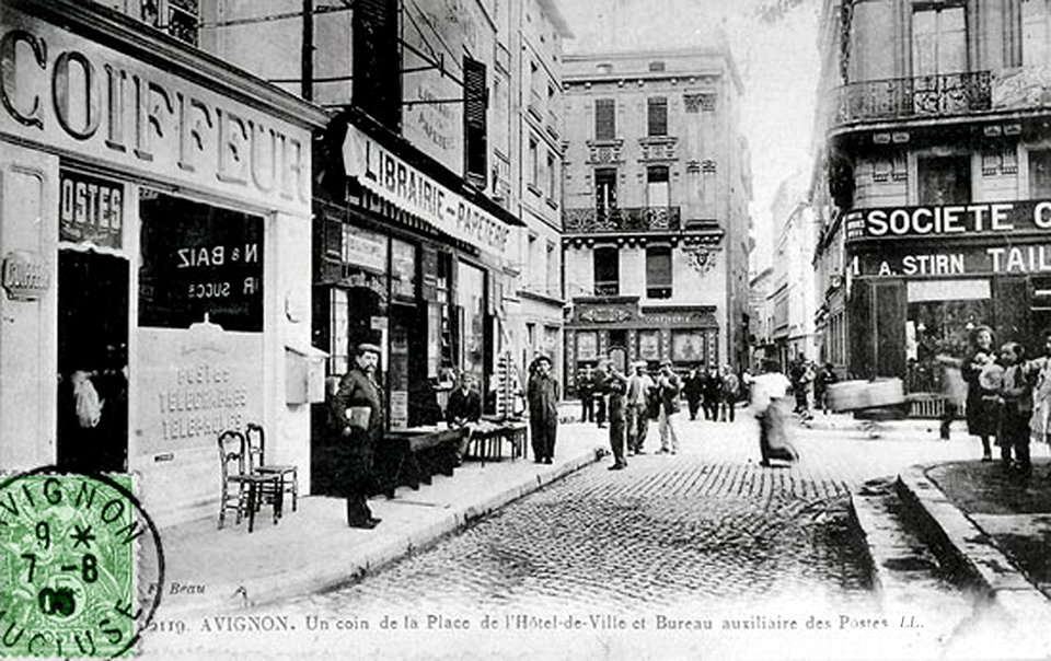 Avignon Place de l'Horloge rue Saint-Agricol rue de la République photo prise de la rue Carnot