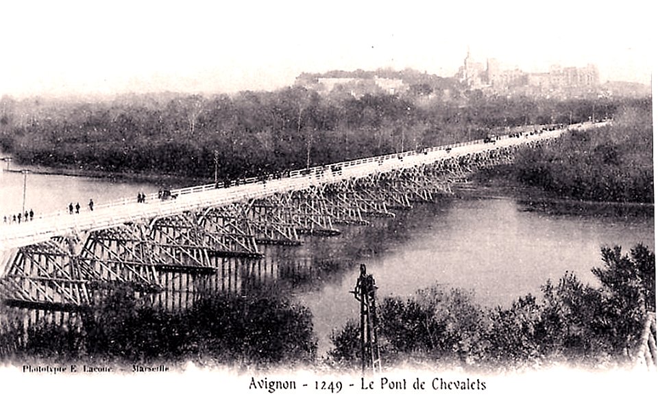 Avignon Pont de bois sur le Rhône