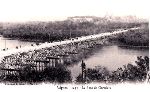 Avignon Pont de bois sur le Rhône photo