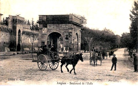 Avignon tour allées del'Oulle