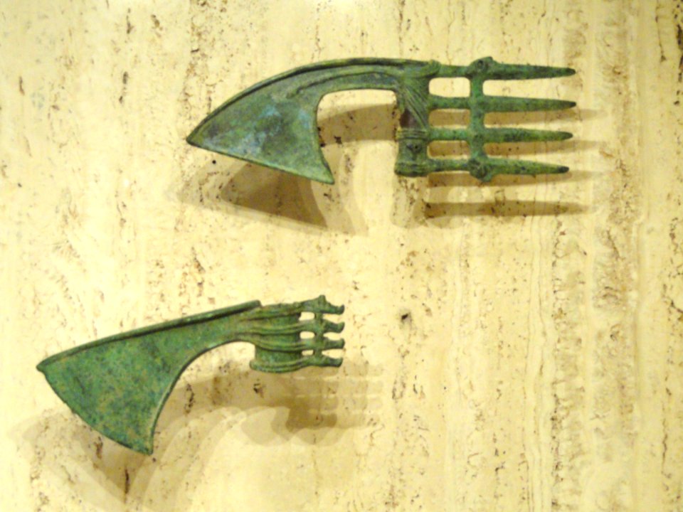 Ax heads, Luristan, early 1st millennium BCE - Nelson-Atkins Museum of Art - DSC08130