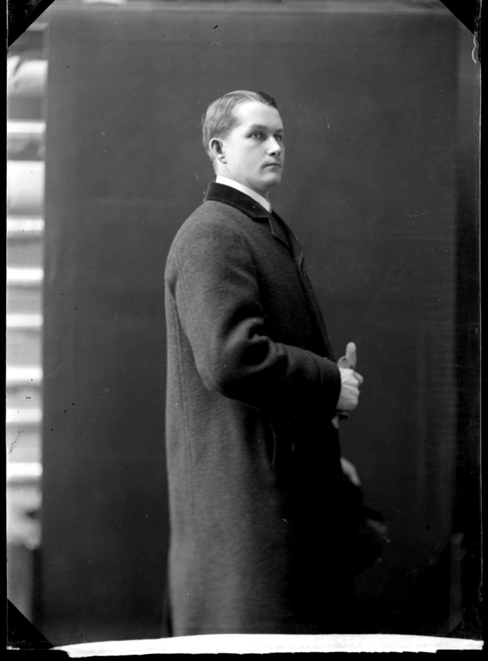 Axel Holmqvist, opera singer, portrait 1903 - SMV - GH164