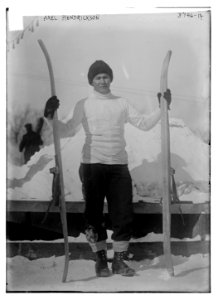 Axel Hendrickson LCCN2014700927