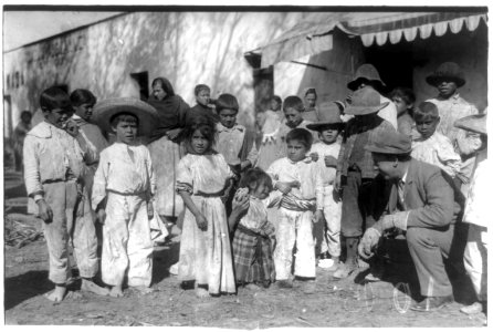 Aztec Indian children LCCN90708429