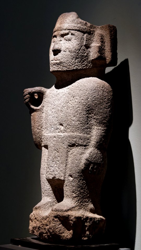 Aztec stone standing figure Soleil de nuit lot46