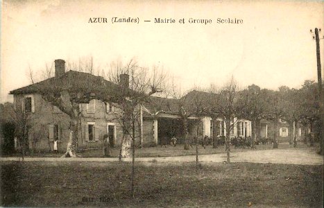 Azur (Landes) - Mairie et groupe scolaire