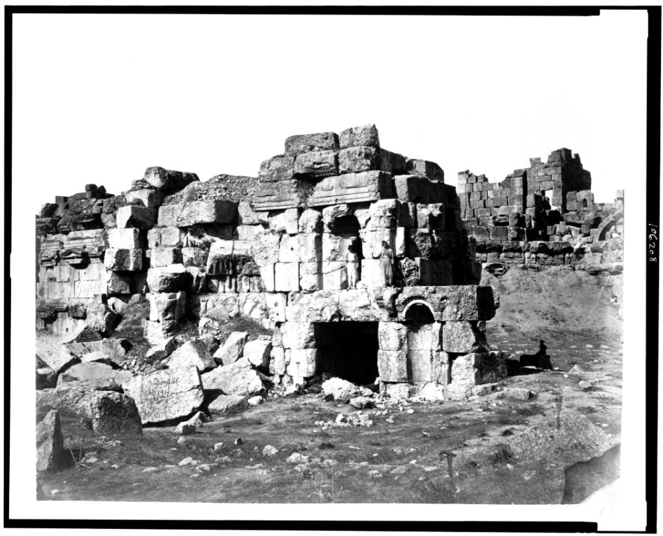 Baalbec. Entrance to vaults. Under the Great Court - Bonfils. LCCN92513468