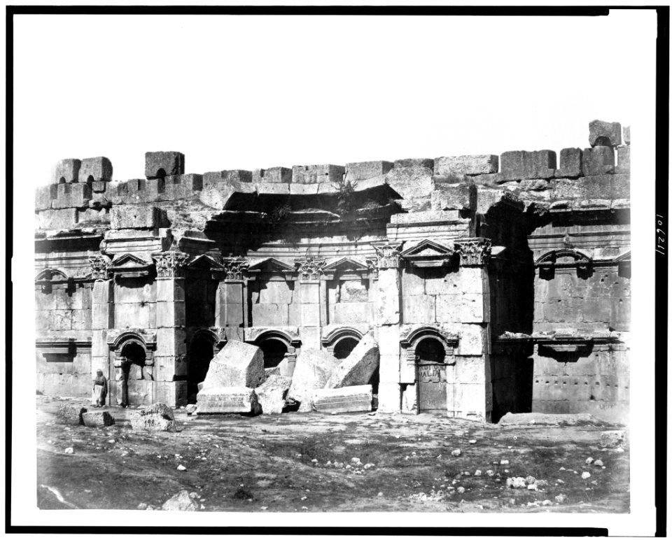 Baalbec. Interior of the Great Court - Bonfils. LCCN92513471