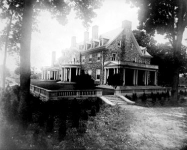 Ayrshire the house of John Alexander Buchanan, Upperville, Virginia circa 1920 - LCCN2016852215 (cropped)