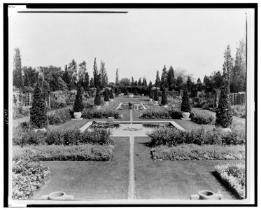 Beacon Hill House, Arthur Curtiss James house, Beacon Hill Road, Newport, Rhode Island. Blue Garden, view to pergola LCCN00651330
