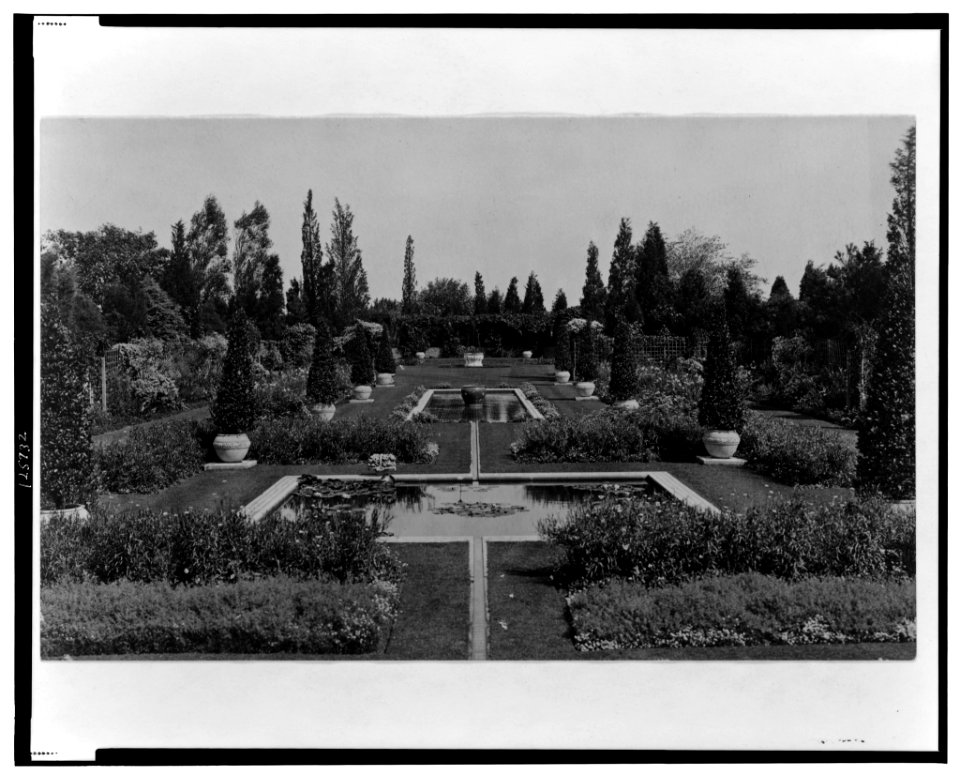 Beacon Hill House, Arthur Curtiss James house, Beacon Hill Road, Newport, Rhode Island. Blue Garden, view to pergola LCCN00651334