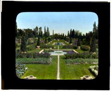 Beacon Hill House, Arthur Curtiss James house, Beacon Hill Road, Newport, Rhode Island. Blue Garden, view to well head and pergola at north end LCCN2008675642