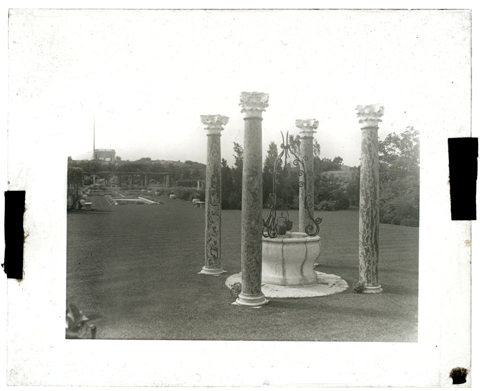 Beacon Hill House, Arthur Curtiss James house, Beacon Hill Road, Newport, Rhode Island. Blue Garden, well head and pergola at north end LCCN2008680108