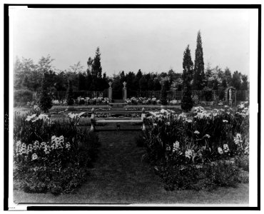 Beacon Hill House, Arthur Curtiss James house, Newport, Rhode Island. Lily pond in the Blue Garden LCCN00651338