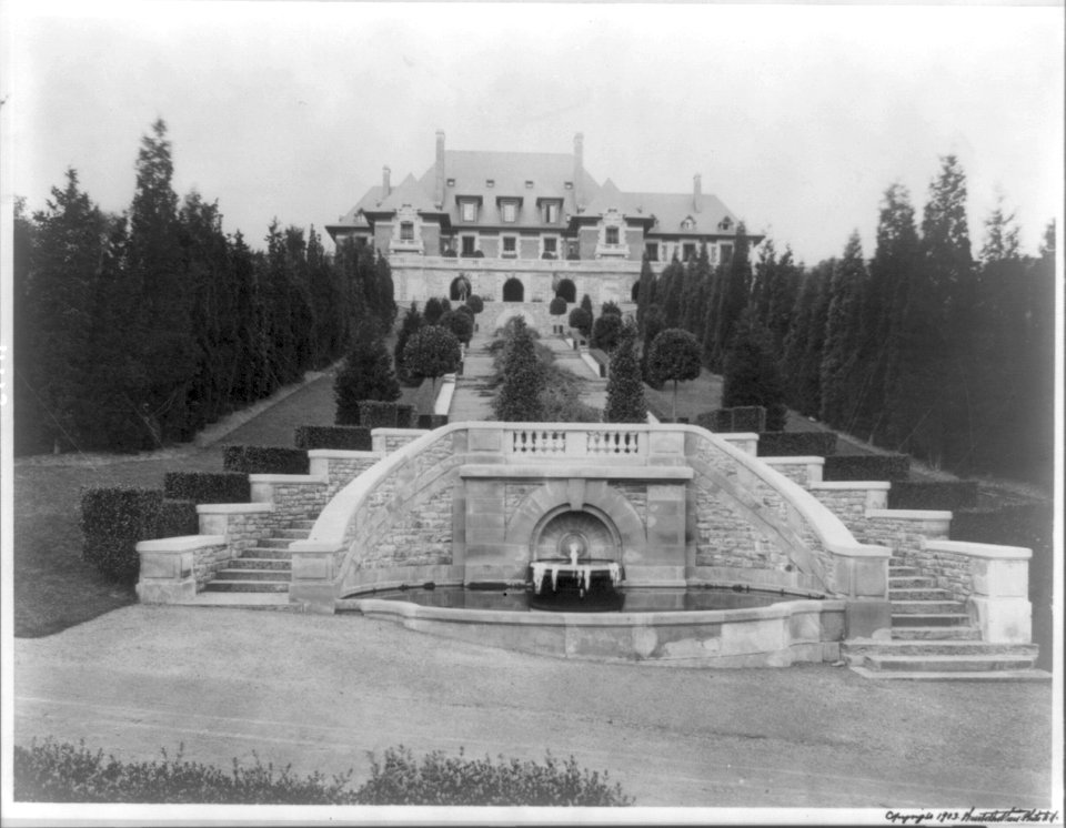 Blairsden, a large mansion owned by C.L. Blair- view of house past terrace gardens LCCN2007682452