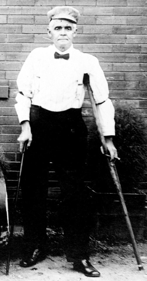 Bobby Leach and his barrel LCCN93502920 (cropped)