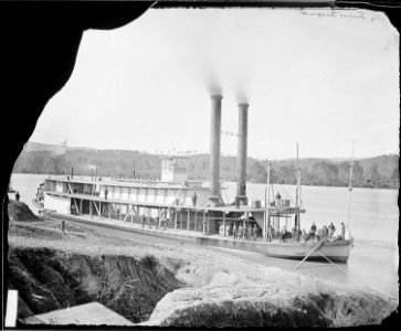 Bridgeport (transport steamer) on Tennessee River - NARA - 528960