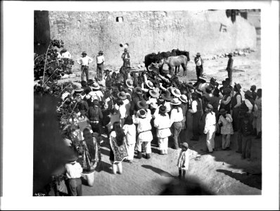 Catching the Bread part of the ceremony of the Fiesta de San Esteban (Saint Stephen), Acoma Pueblo, ca.1900 (CHS-4514)