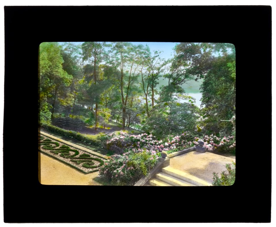 Claraben Court, Benjamin Stern house, Roslyn Harbor, New York. Terracing to harbor LCCN2008675763