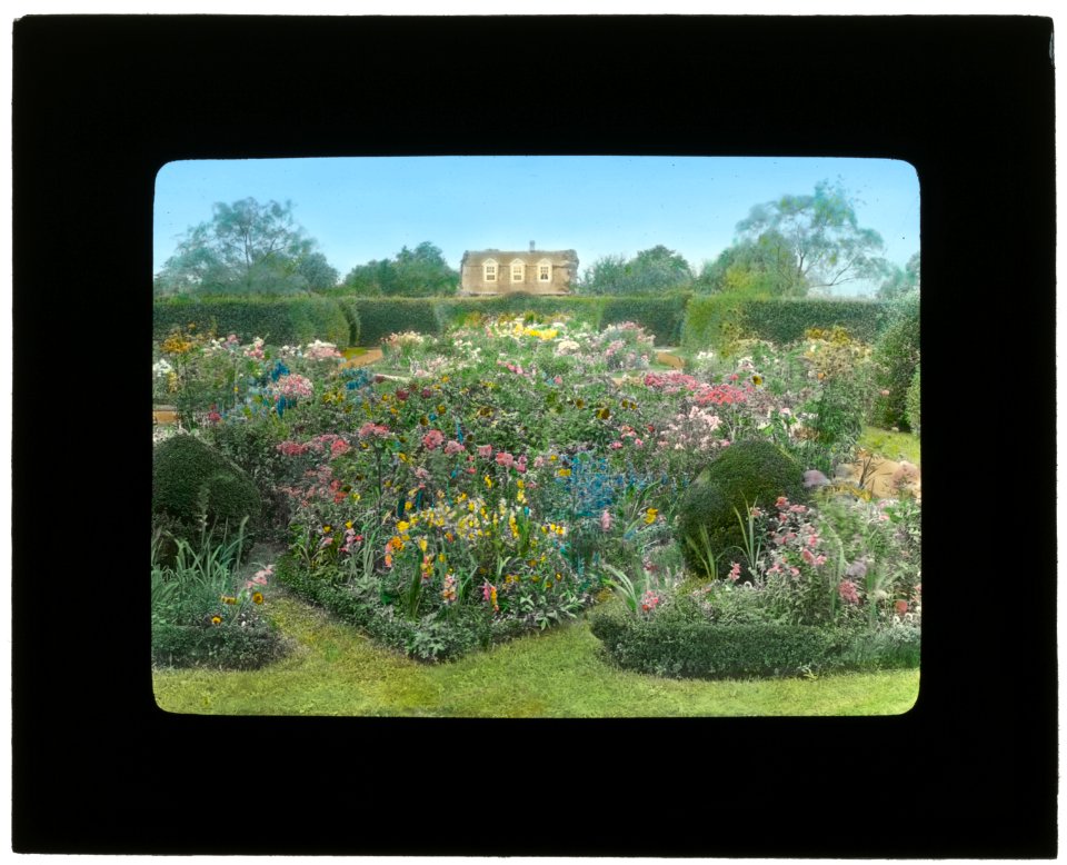 Claverack, Colonel Thomas Henry Barber house, Halsey Neck Lane, Southampton, New York. West garden LCCN2008675735